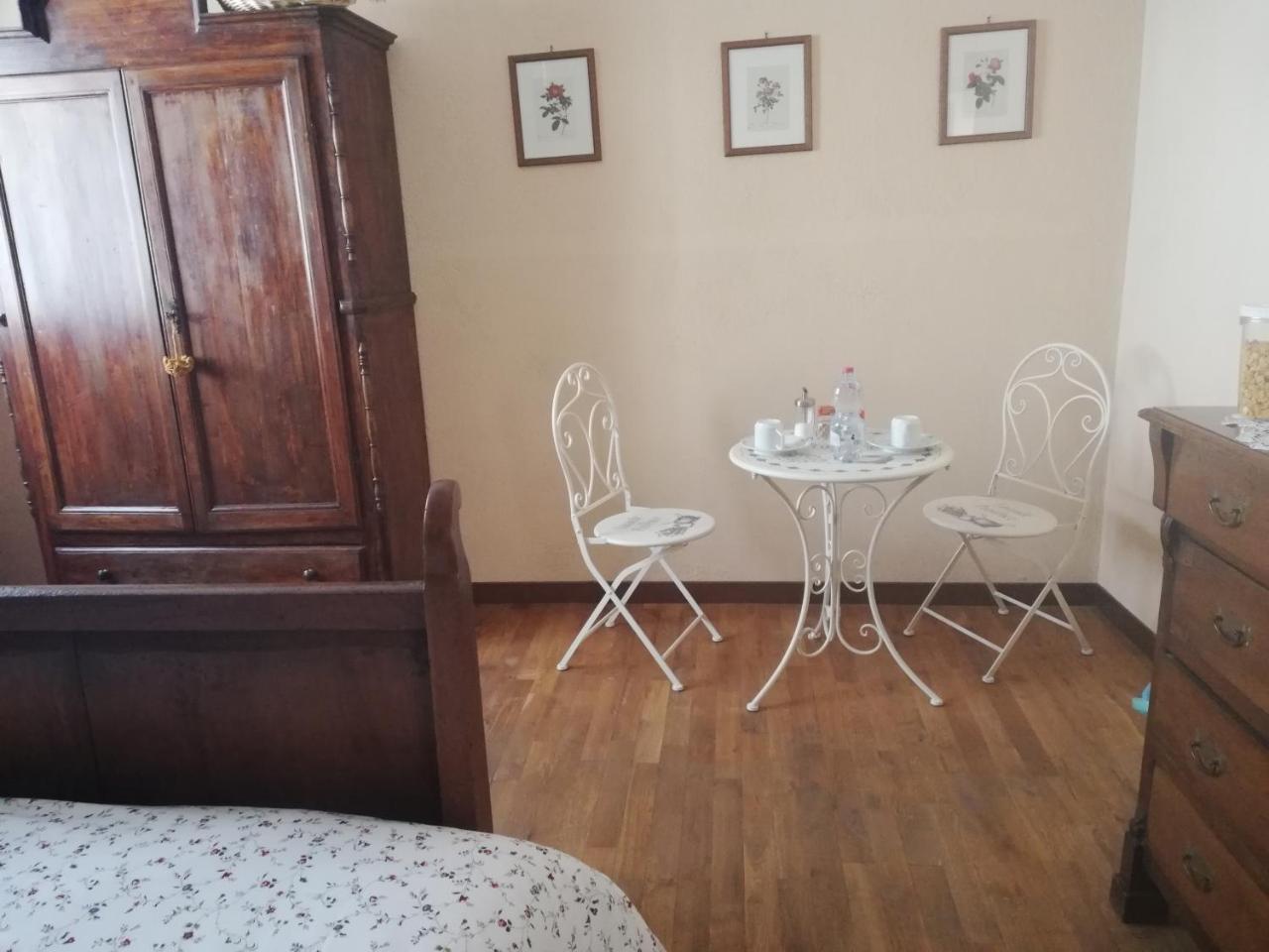 L'Ape In Corte Casa Di Campagna, Via Francigena Stanze E Colazione Vaccarizza Exterior foto